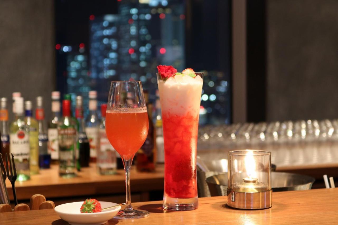 Nagoya Prince Hotel Sky Tower Pokój zdjęcie A cocktail at the bar